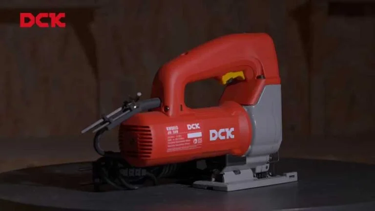 Máy cưa lọng DCK 580W KMQ85S thiết kế tối ưu