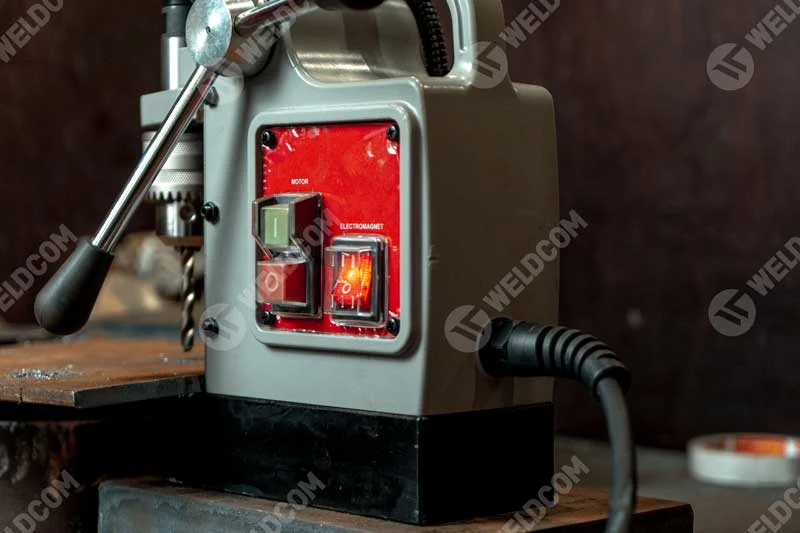 Cầu chì bảo vệ quá tải trên máy khoan từ DCK KJC02-30