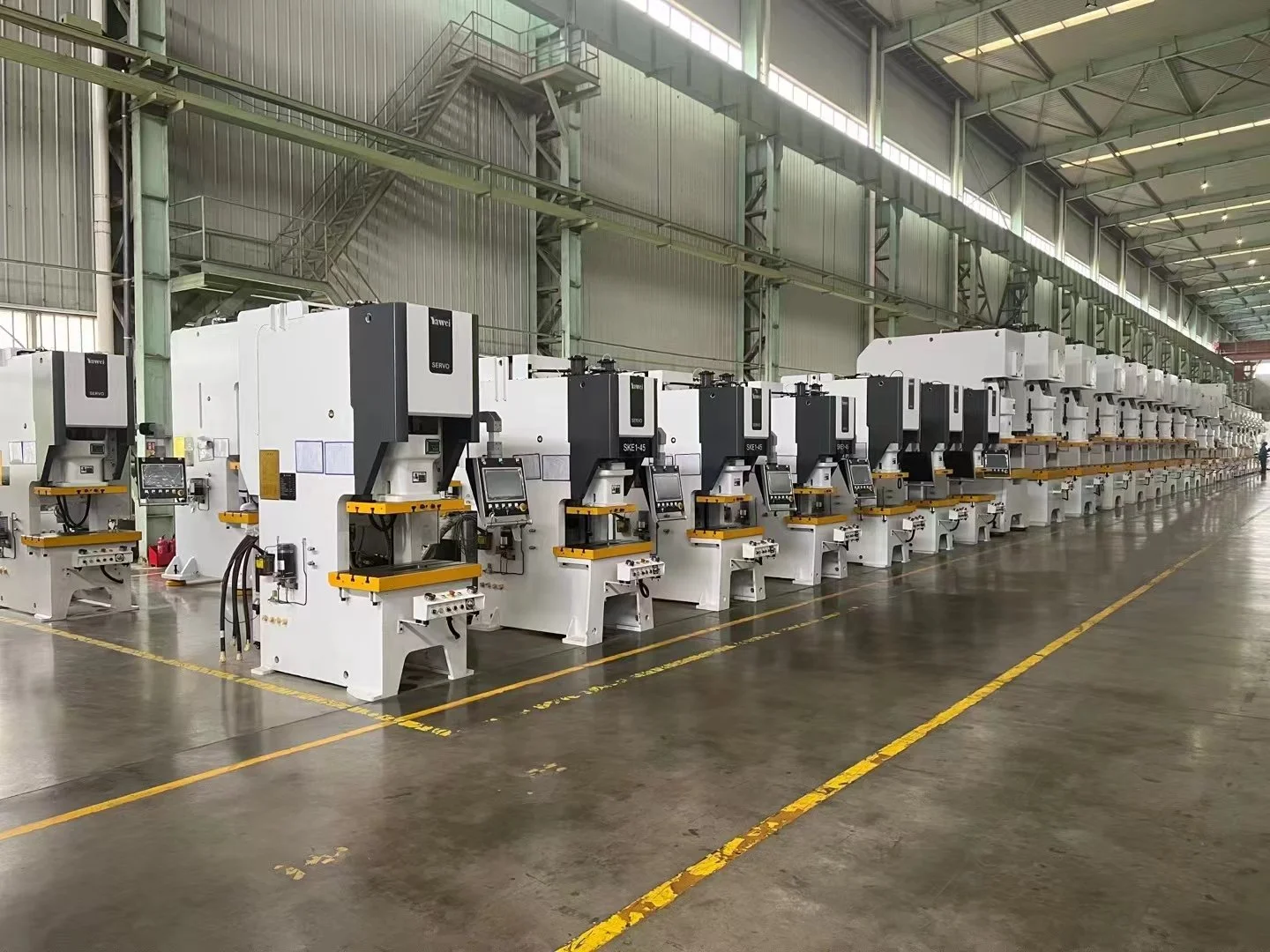 MÁY DẬP SERVO YAWEI KHUNG C LOẠI 1 TRỤC KHUỶU