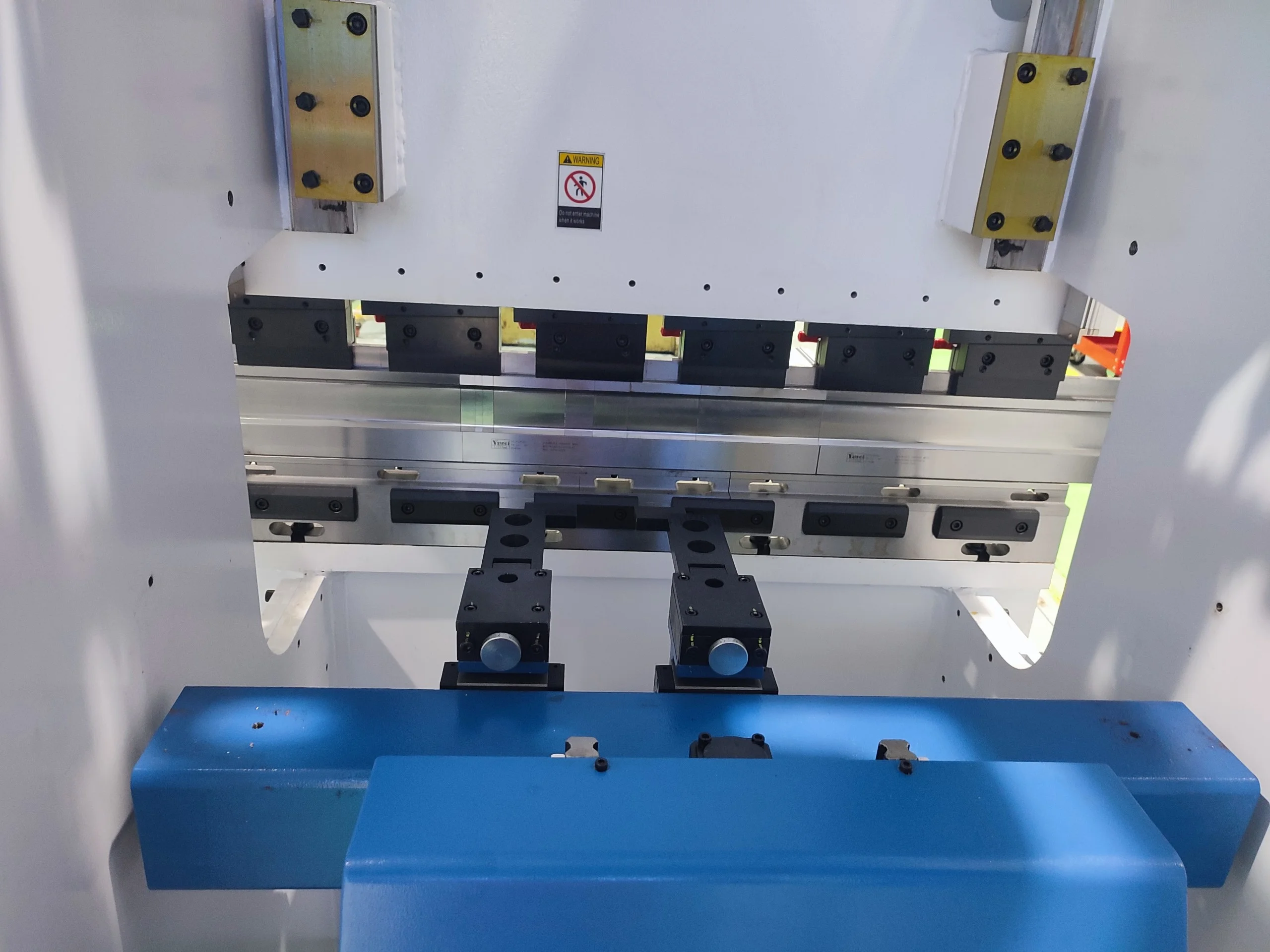 MÁY CHẤN GẤP TÔN CNC YAWEI PBA 35/1250