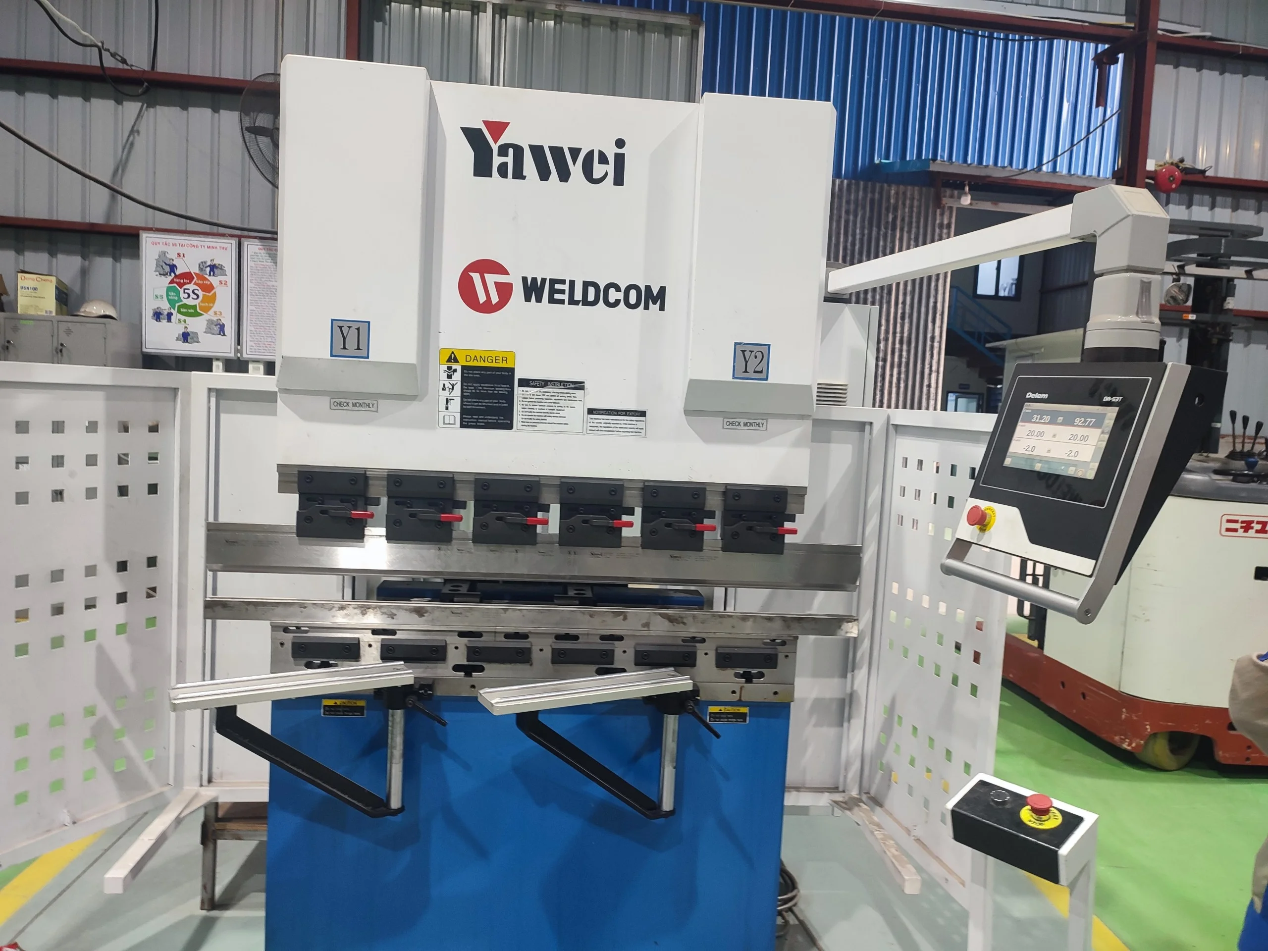 MÁY CHẤN GẤP TÔN CNC YAWEI PBA 35/1250