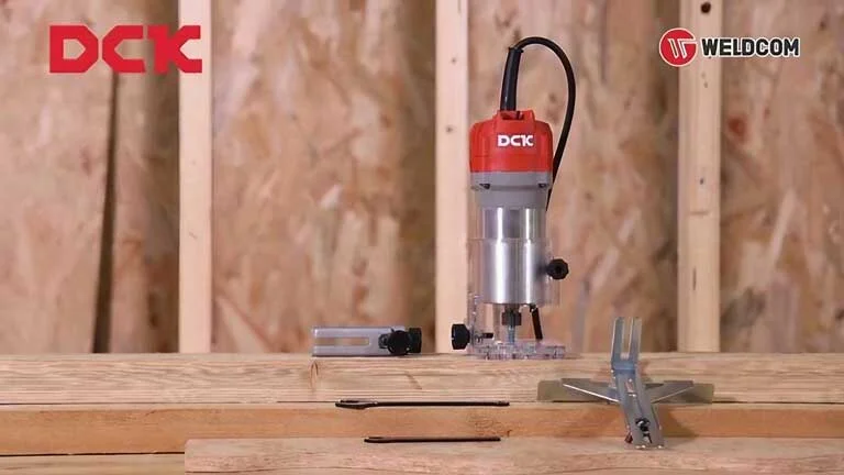 Máy phay/soi DCK 550W KMP04-6 với hiệu suất mạnh mẽ