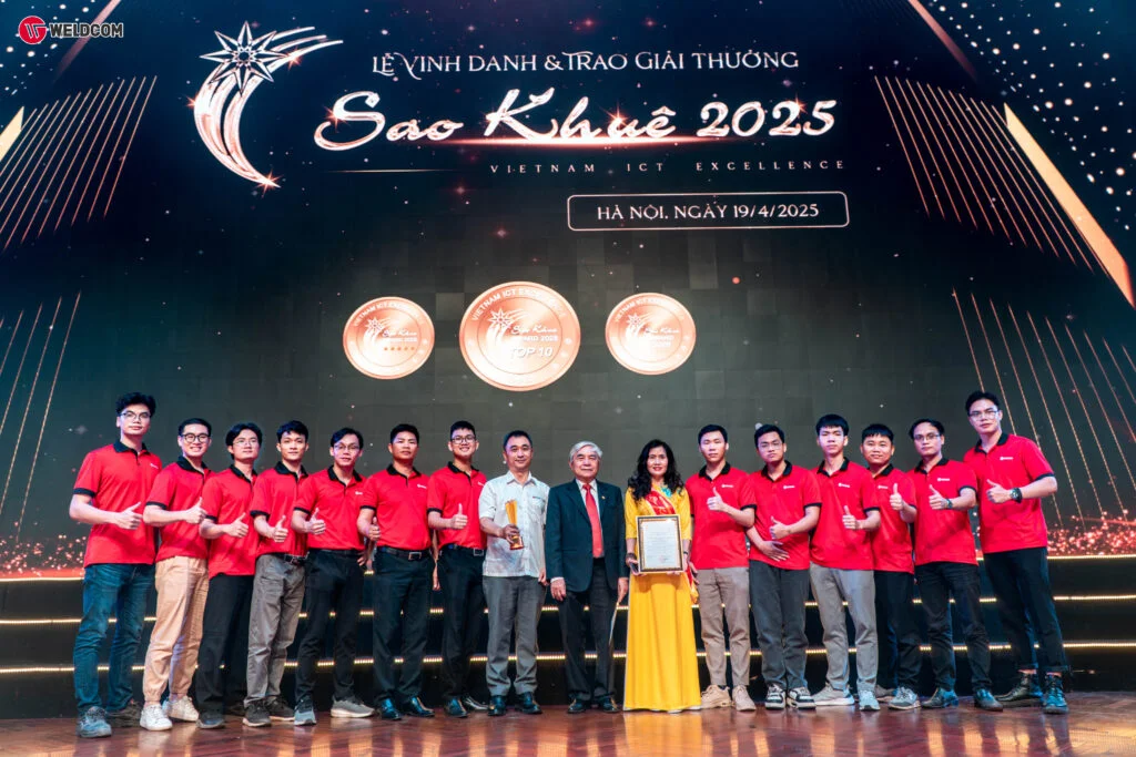 Anh-3-Doi-ngu-cong-ty-CP-Cong-Nghiep-Weldcom-nhan-giai-thuong-Sao-Khue-2025-xep-hang-5-sao-trong-linh-vuc-san-xuat-cong-nghiep-1024x683