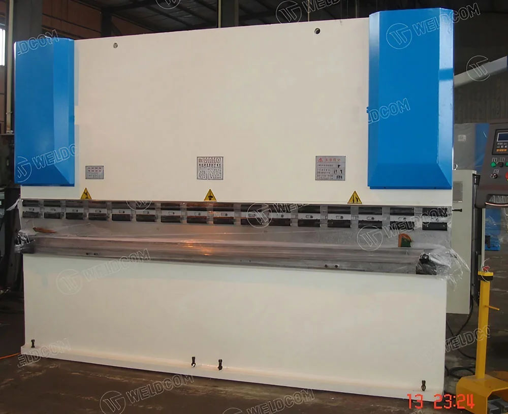 Phân loại máy chấn tôn: Máy chấn điện servo