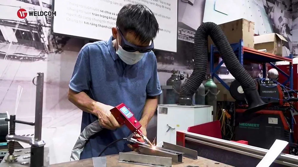 Giá máy hàn laser Fiber cầm tay
