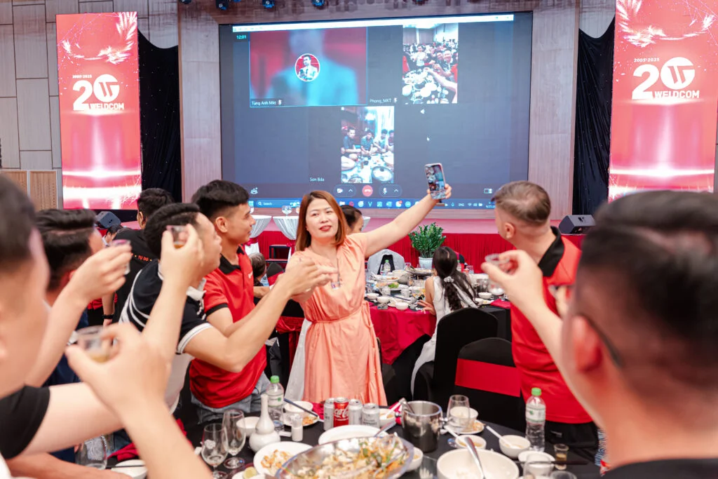 Gala-20-nam-57-1024x683
