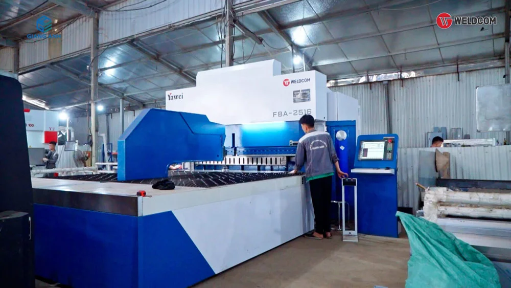Máy gấp mép tôn tự động