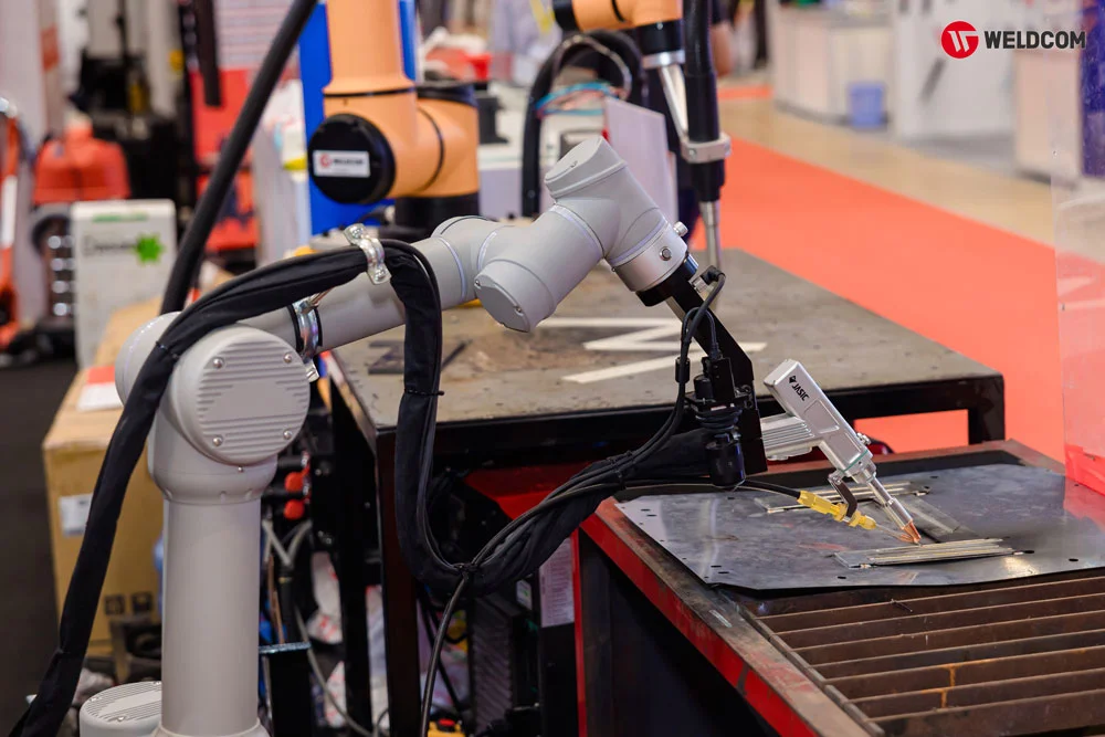 Cobot hàn laser inox