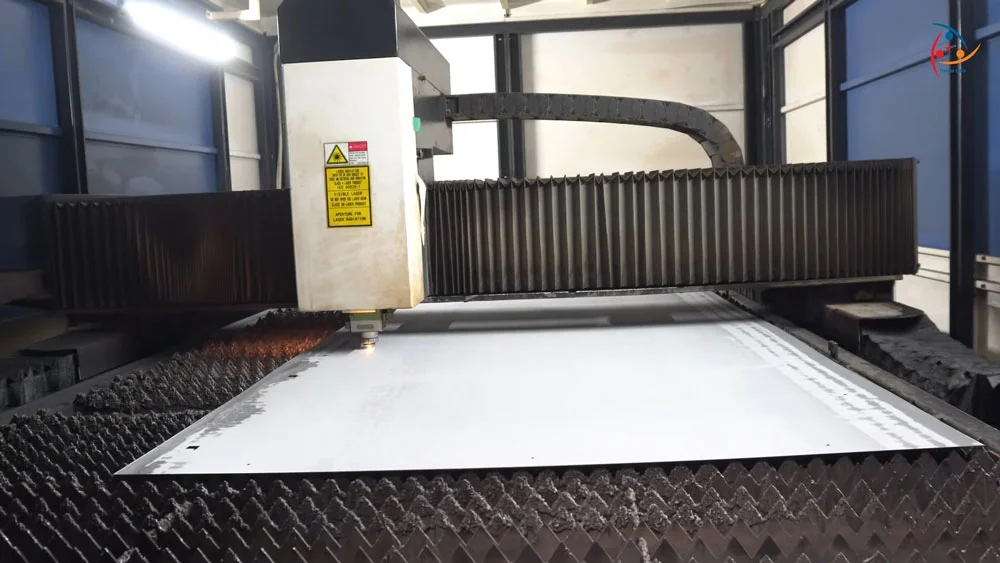 Công đoạn quyết định đến chất lượng cửa chống cháy: Cắt laser