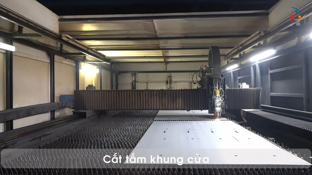 Quy trình sản xuất cửa chống cháy: Cắt laser tạo cánh cửa và khung cửa