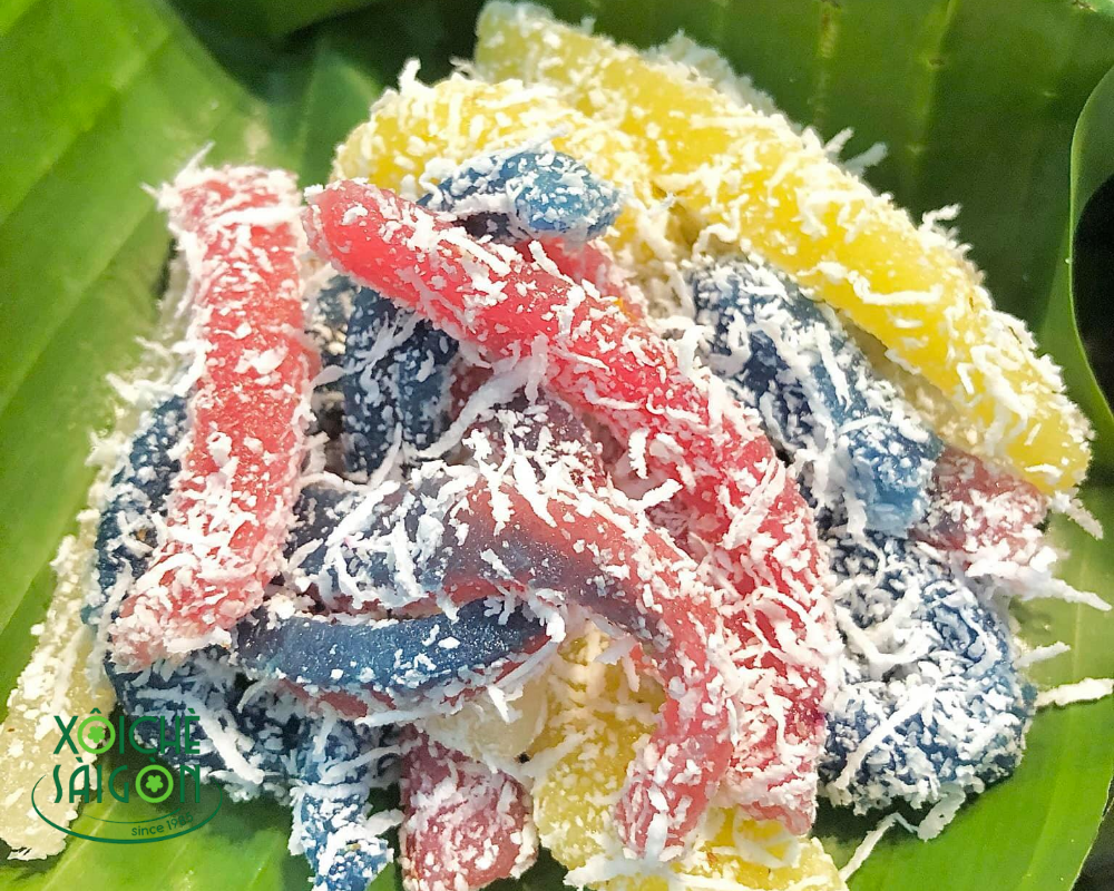 Bánh tằm khoai mì tại lò bánh Xôi chè Sài Gòn
