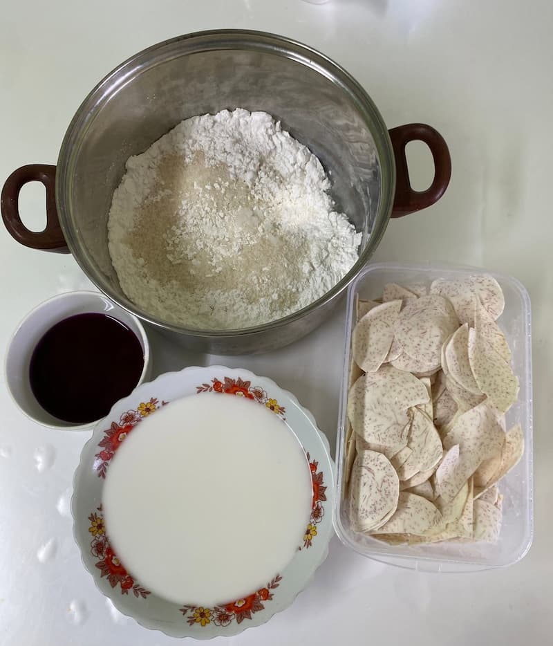 chuan bị nguyen lieu lam banh khoai mon hap (1)