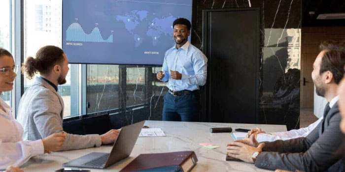 Système de gestion RH et de pointage multisite automatisé pour un groupe de 3 000 collaborateurs