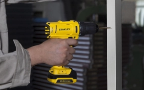 may-khoan-pin-stanley