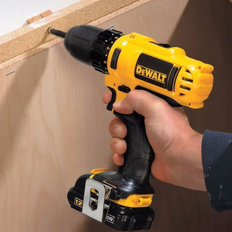 may-khoan-pin-dewalt-2
