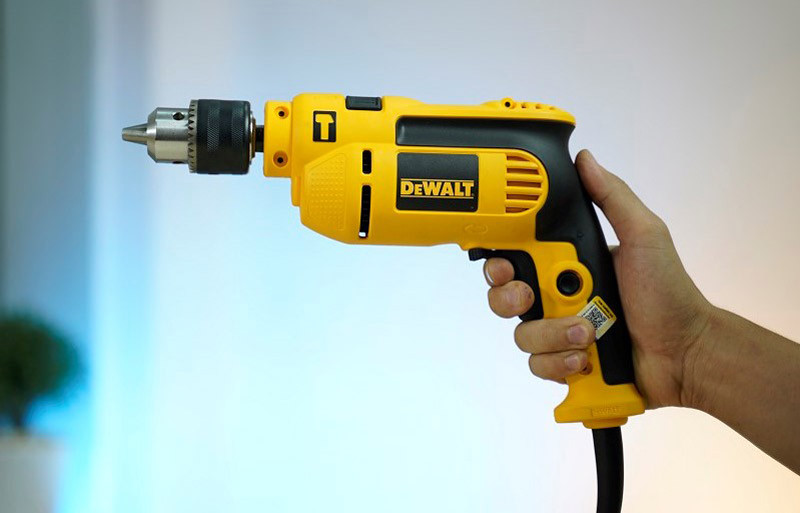 Công dụng chính của máy khoan động lực là gì?