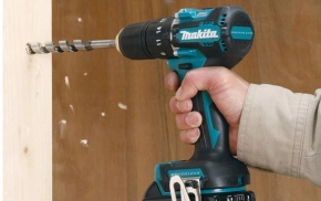 may-khoan-pin-khong-choi-than