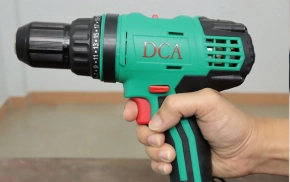 co-nen-mua-may-khoan-dca