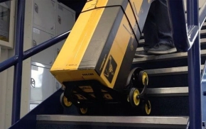 xe-keo-leo-cau-thang