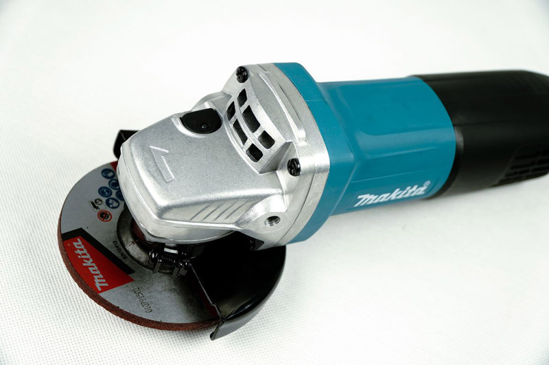 may-mai-makita-9553b-3