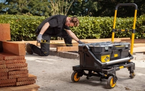 xe-day-hang-trong-kho