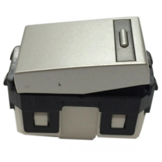 cong-tac-b-1-chieu-mau-trang-anh-kim-panasonic-weg55317mw-250vac-16a