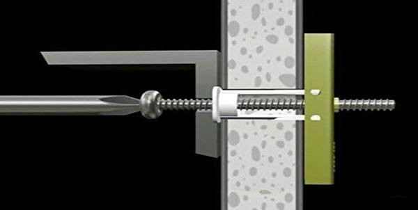 Cố định mũi vít vào tường