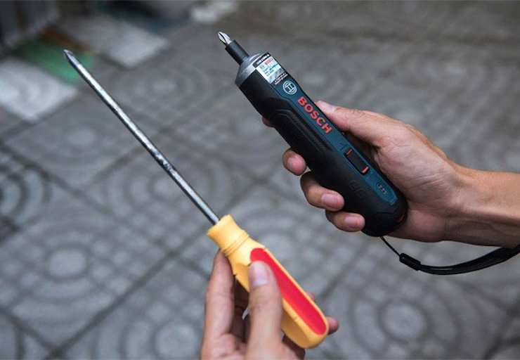 Máy vặn ốc vít dùng pin bosch go nhỏ gọn.