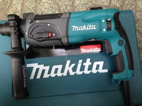 may-khoan-be-tong-makita-hr2470