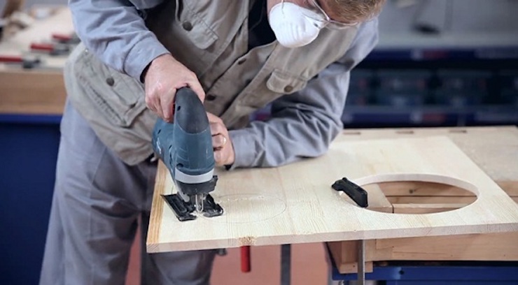 Máy cưa lọng Bosch có thể cắt theo đường cong, đường cắt phức tạp