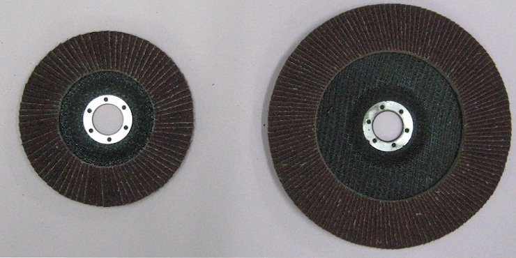Đĩa nhám xếp có khả năng mài thô mạnh mẽ