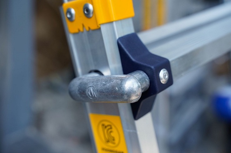 Khóa bậc thang làm bằng hợp kim cao cấp rất bền chắc và an toàn