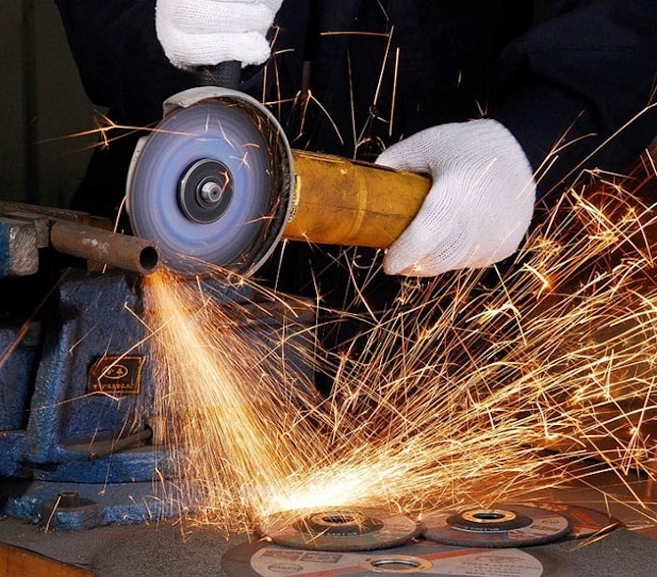 Máy mài làm việc quá tải gây ra tiếng ồn lớn