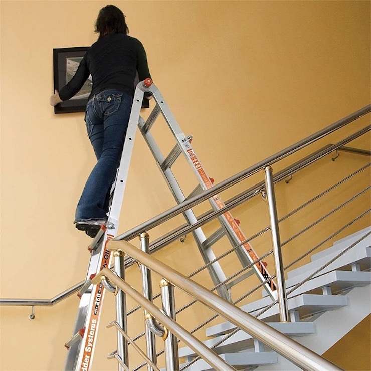 Thang nhôm chữ A đáp ứng tốt công việc trong gia đình