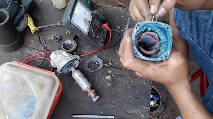 Thay công tắc cho máy mài đá cầm tay