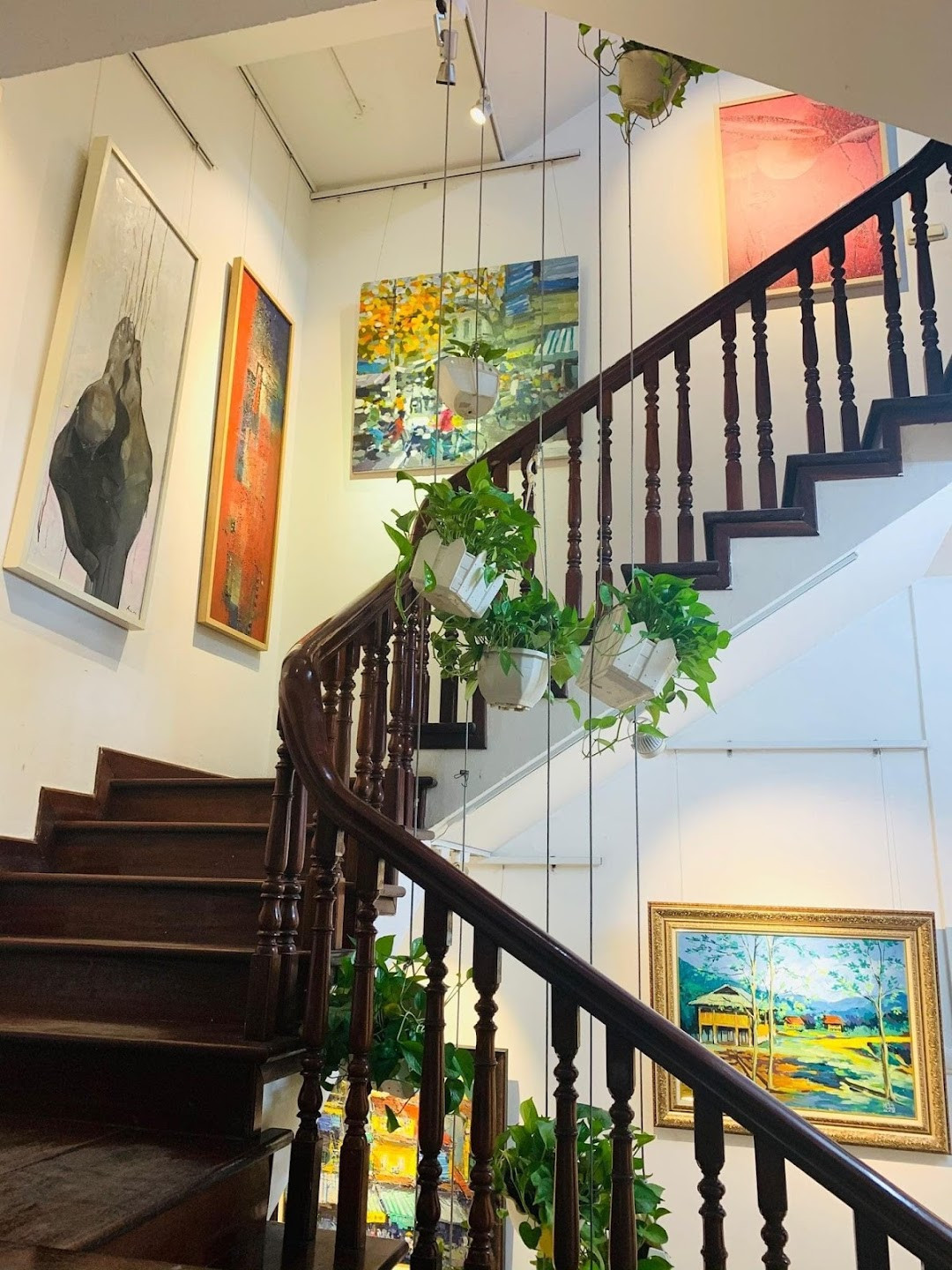 Nguyen Art Gallery - Vietnam Artworks & Paintings