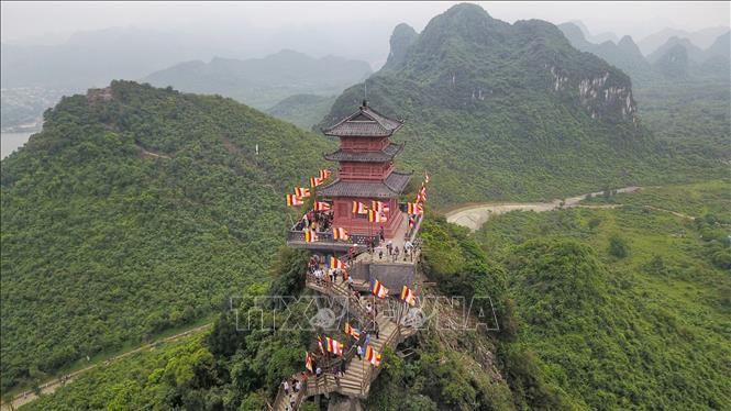 Chùa Tam Chúc - Chùa Ngọc