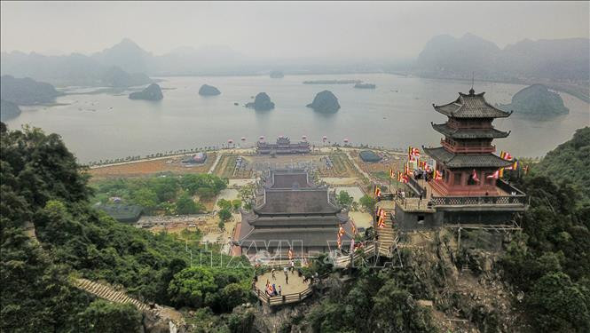 Chùa Tam Chúc - Chùa Ngọc