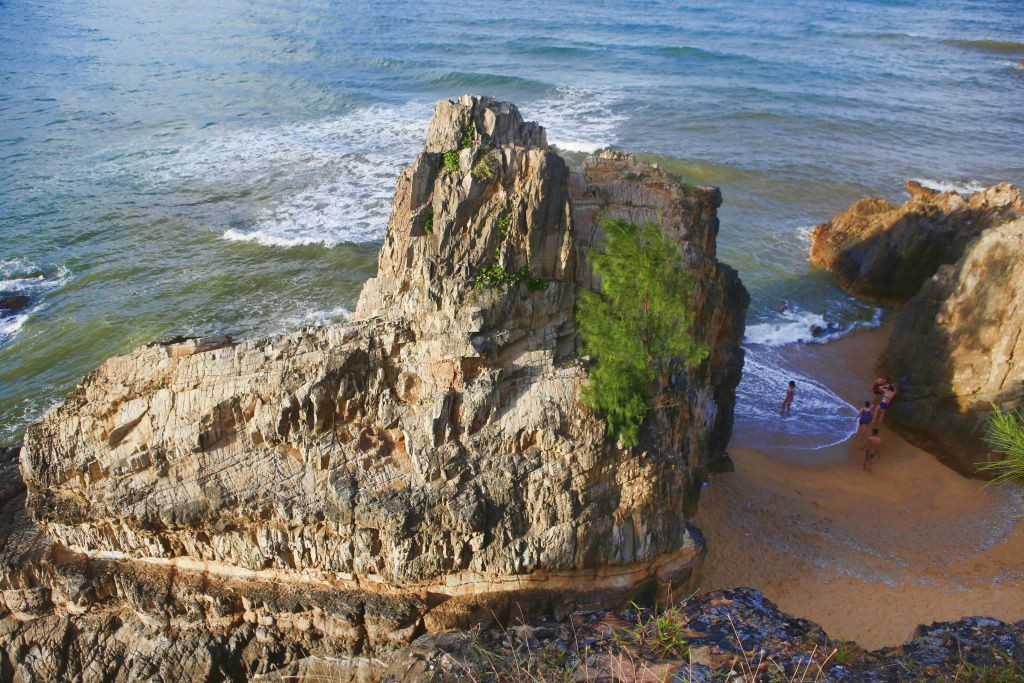Đá Nhảy Beach