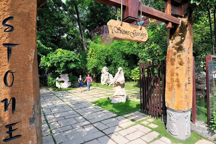 Công viên nước Đầm Sen