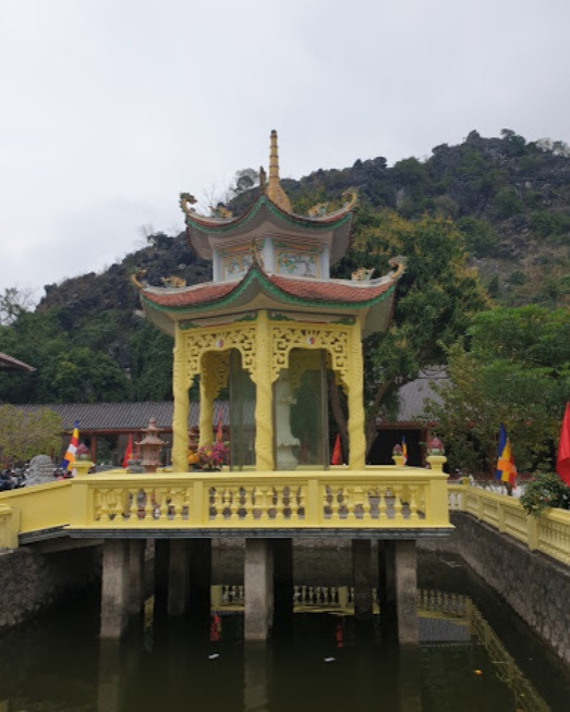 Đền Đức Thánh Cả