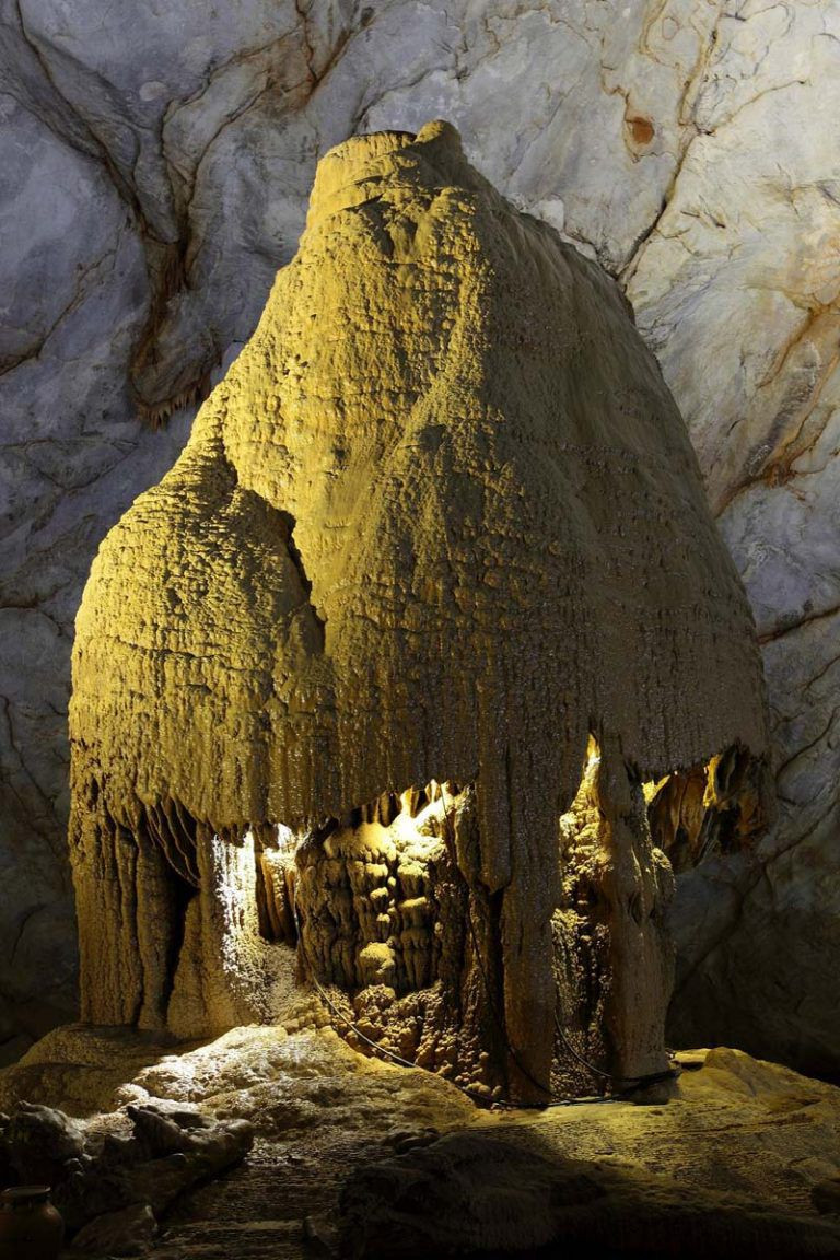 Động Thiên Đường Paradise Cave