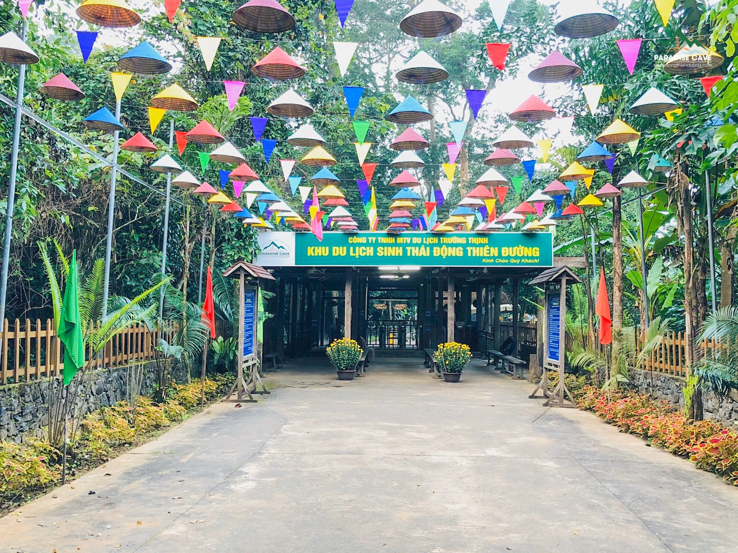 Động Thiên Đường Paradise Cave