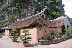 Nhà Truyền Thống