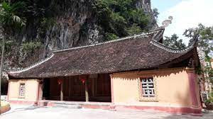 Nhà Truyền Thống