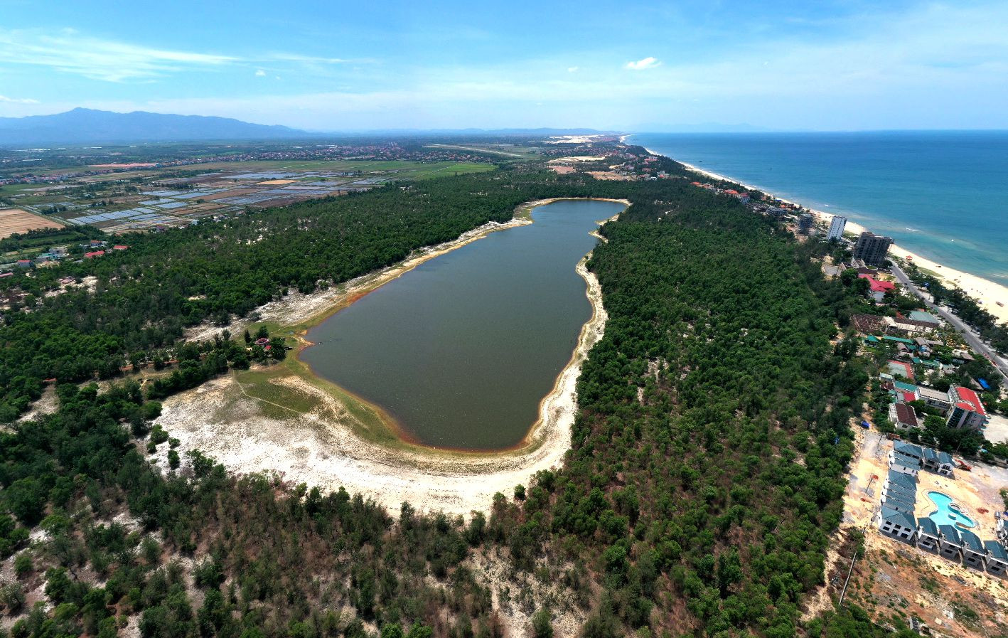 Hồ Bàu Tró