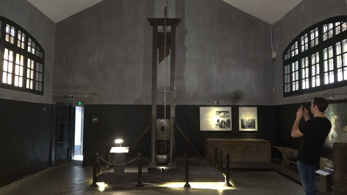 Di Tích Lịch Sử Nhà Tù Hỏa Lò - Hoa Lo Prison