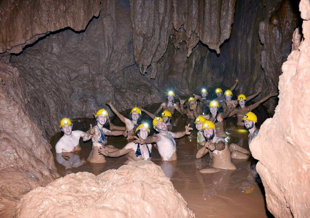 Hang Tối