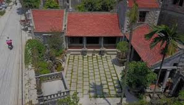 Nhà Truyền Thống