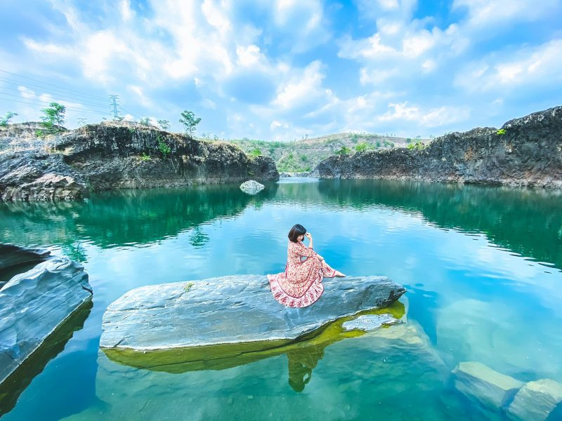 Hồ Đá Xanh ( Tuyệt Tình Cốc )